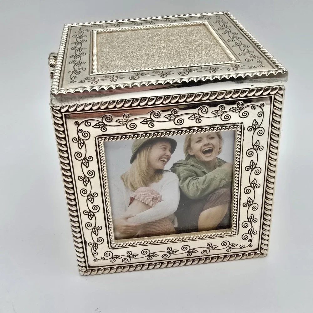 Things Remembered Silver Filigree‎ Cube Photo Frame Keepsake Box Heart Clasp